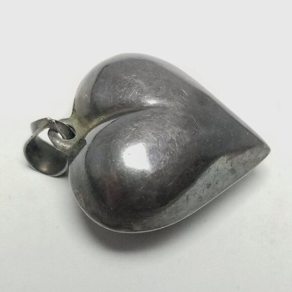 Vintage Puffy Heart Pendant, Tarnished Silver Tone, Charm, Sweetheart Estate - Picture 6 of 6